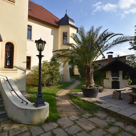 Hotel Parkschloesschen Maasdorf  Exterior foto