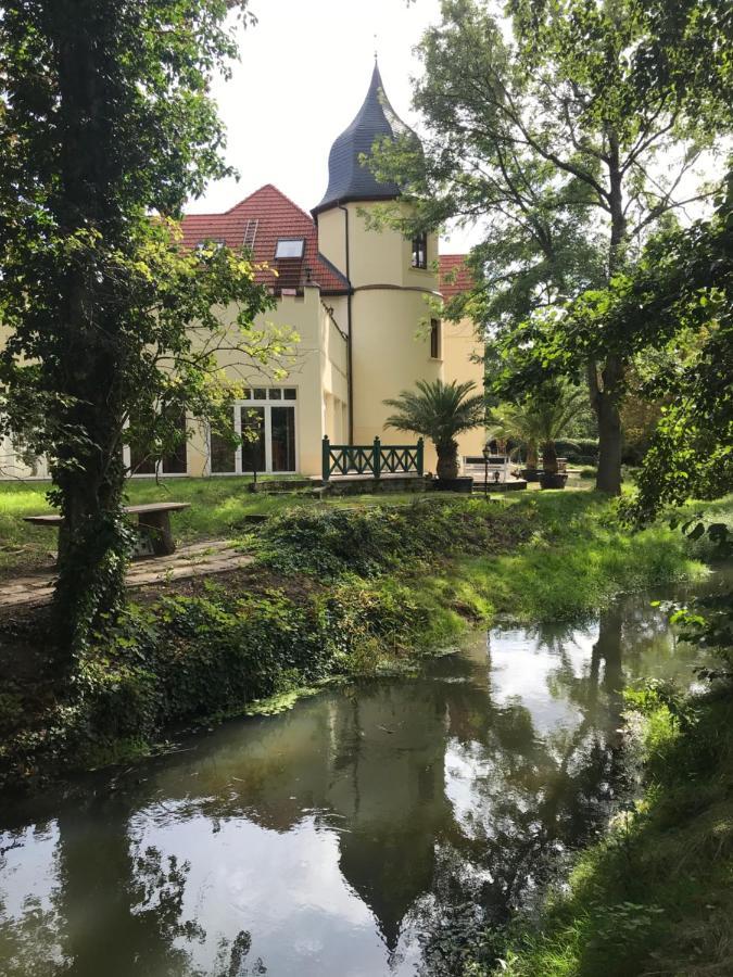 Hotel Parkschloesschen Maasdorf  Exterior foto