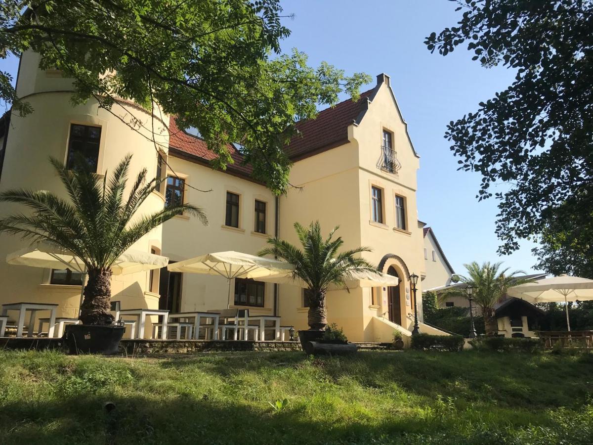 Hotel Parkschloesschen Maasdorf  Exterior foto