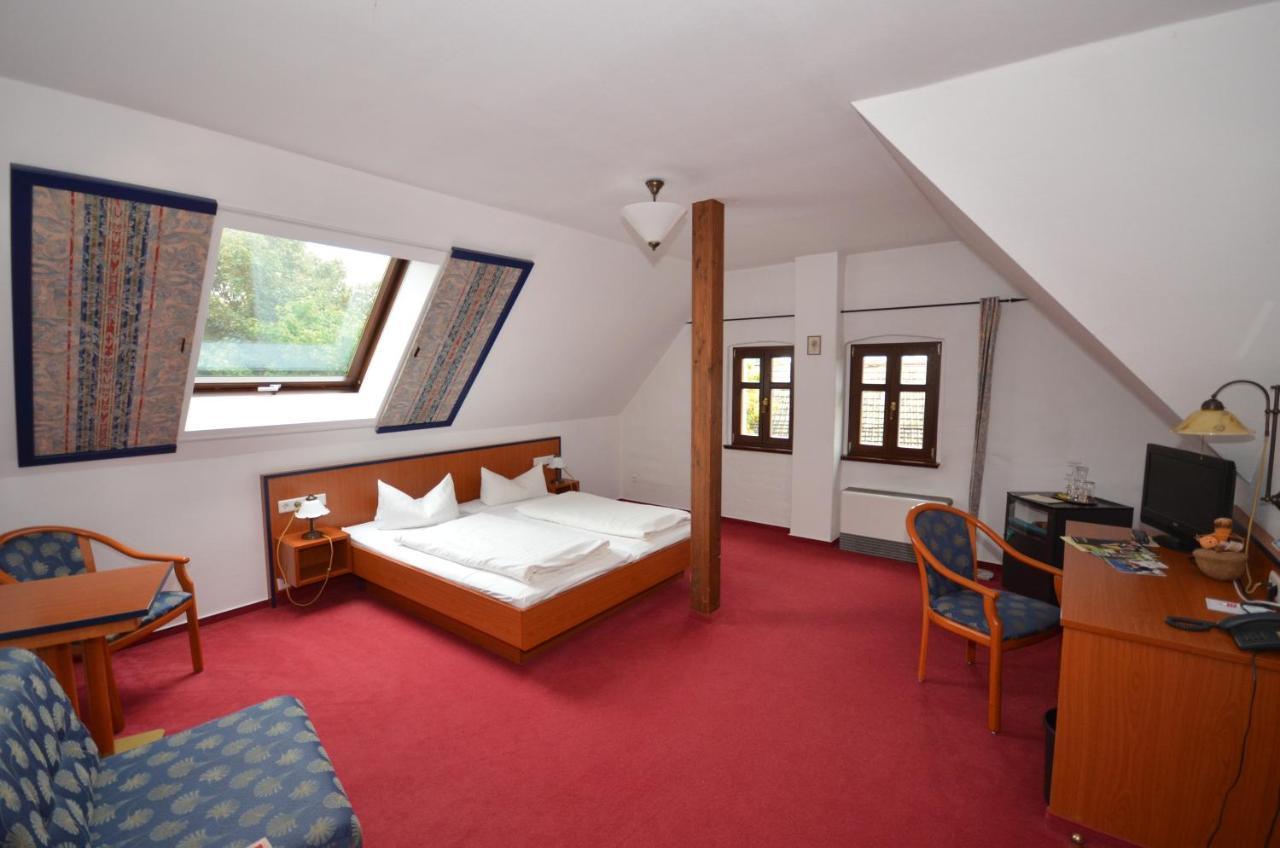 Hotel Parkschloesschen Maasdorf  Exterior foto